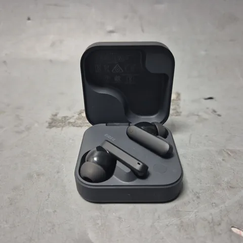 CMT BY NOTHING BUDS 2 IN BLACK