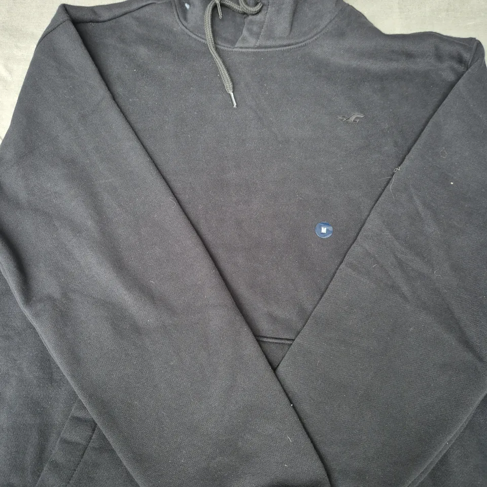 HOLLISTER LONG SLEEVE HOODIE IN BLACK SIZE MEDIUM