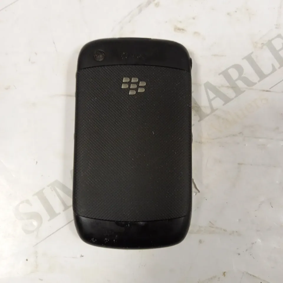 BLACKBERRY CURVE MOBILE PHONE 