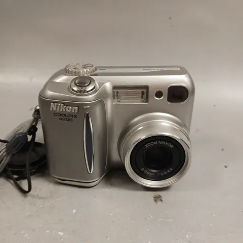 NIKON COOLPIX 4300 DIGITAL CAMERA
