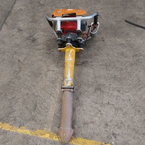 ROBEL 62.05 2 STROKE VERTICAL TAMPER - RAILWAY MAINTENANCE TOOL