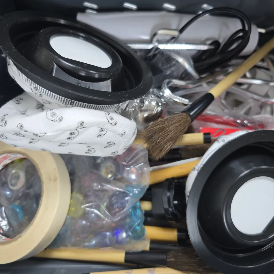 APPROXIMATELY 10 ASSORTED HOUSEHOLD ITEMS TO INCLUDE STAPLES, ETC
