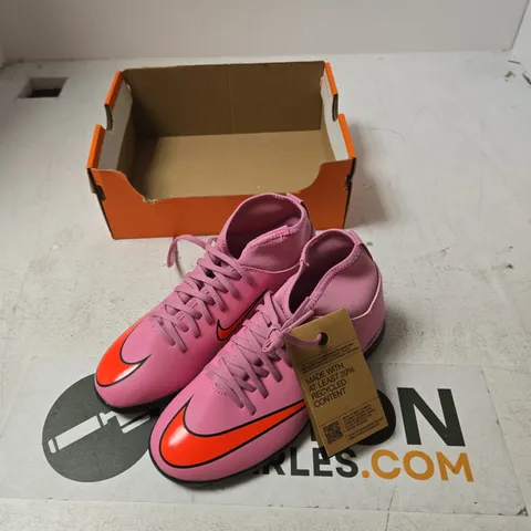 NIKE JR SUPERFLY 10 CLUB IC YOUTH SOCCER SHOES – PINK (UK 2.5)