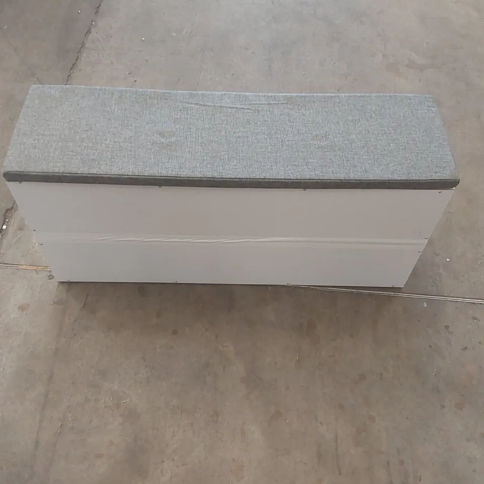 KIRON STORAGE BENCH