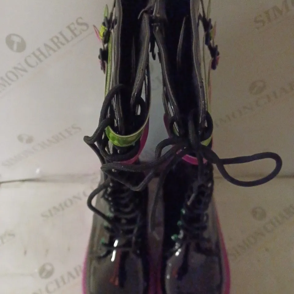 PAIR OF KOI WOMEN'S ELECTRIC TOMORROW STOMPER RAVE BOOTS SIZE 6