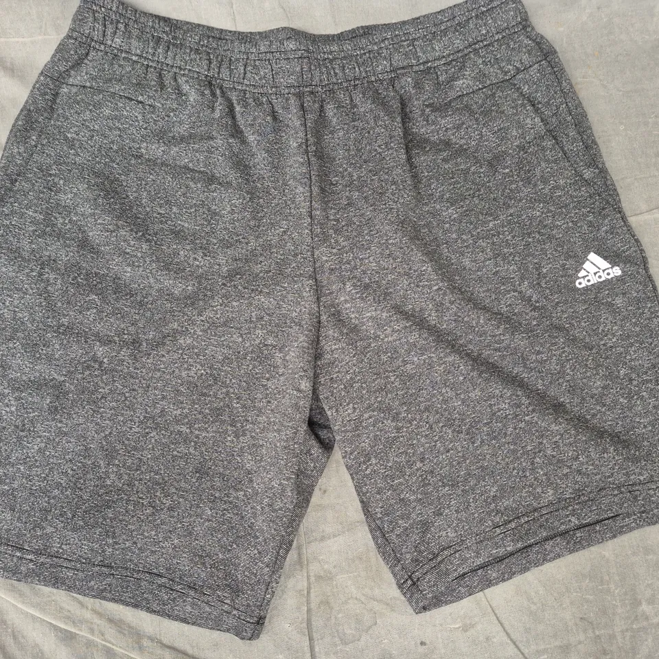 ADIDAS SHORTS IN GREY SIZE UK XL