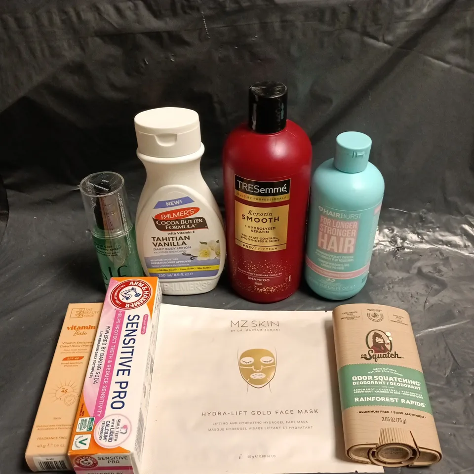 APPROXIMATELY 20 ASSORTED HEALTH & BEAUTY PRODUCTS TO INCLUDE ARM & HAMMER TOOTHPASTE, SQUATCH DEODORANT, ELF SETTING SPRAY ETC