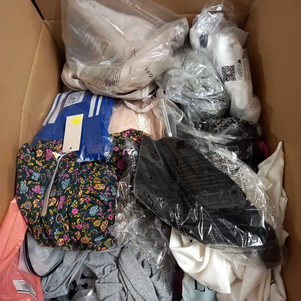 BOX OF APPROX 35 ASSORTED ITEMS TO INCLUDE - NEW LOOK - SHEIN - ZARA ECT