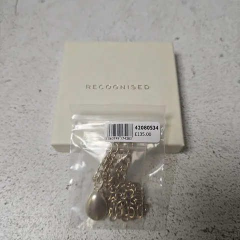 RECOGNISED GOLD-TONE PEBBLE PENDANT ON CABLE CHAIN