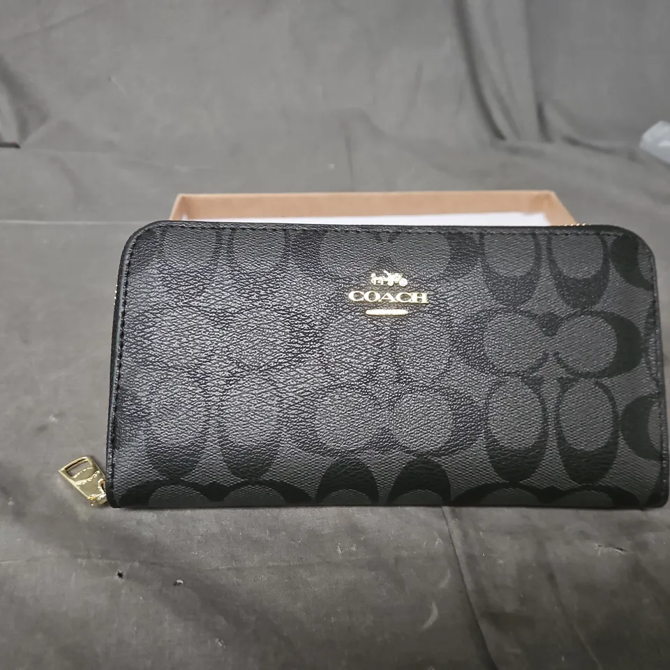 COACH SIGNATURE WALLET – BLACK, ZIP-AROUND