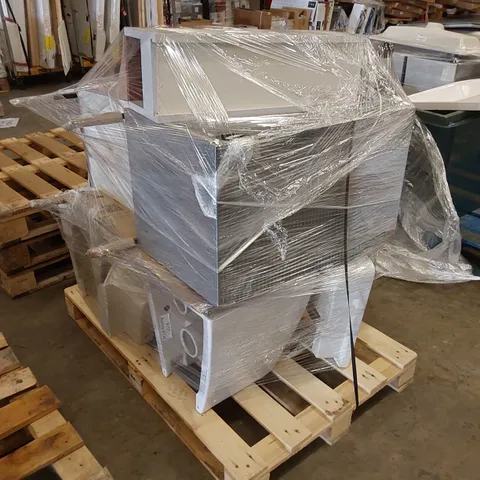 PALLET OF ASSORTED BATHROOM PRODUCTS. INCLUDING TOILET BASIN, VANITY UNIT, BATHROOM FURNITURE ETC