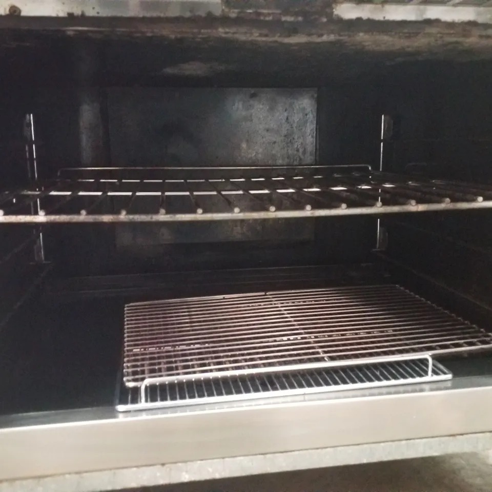 LINCAT COMMERCIAL SOLID TOP GAS OVEN