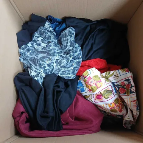 APPROXIMATELY 15 ASSORTED CLOTHING ITEMS IN VARIOUS COLOURS, STYLES AND SIZES