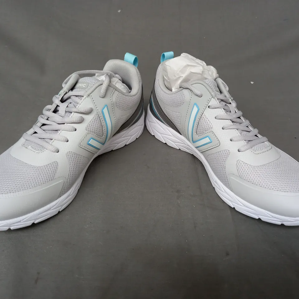 BOXED PAIR OF VIONIC BRISK MILES SHOES IN GREY UK SIZE 6