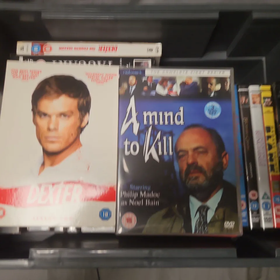 APPROXIMATELY 20 ASSORTED DVDS AND BOXSETS TO INCLUDE DEXTER SEASON 2, TAGGART SIX DVD SET, HOW TO TRAIN YOUR DRAGON, ETC