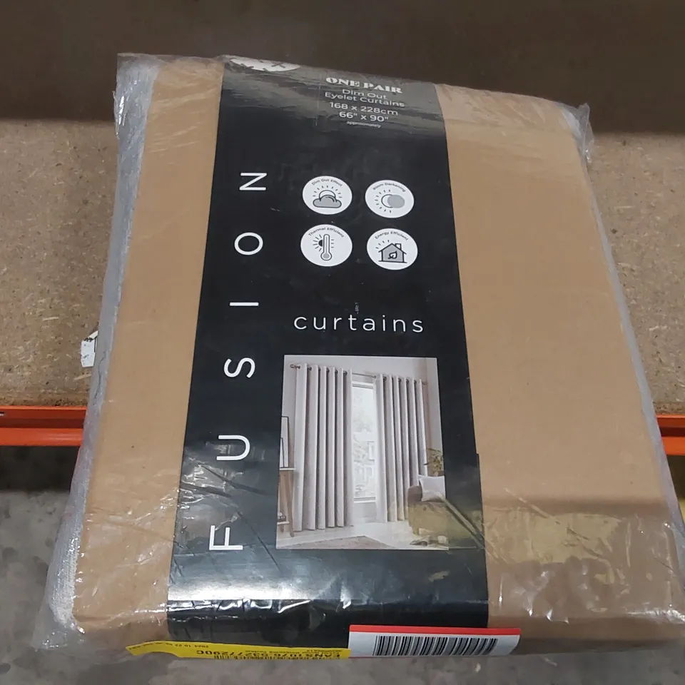 BAGGED EYELET ROOM DARKENING CURTAINS - 168 x 228cm