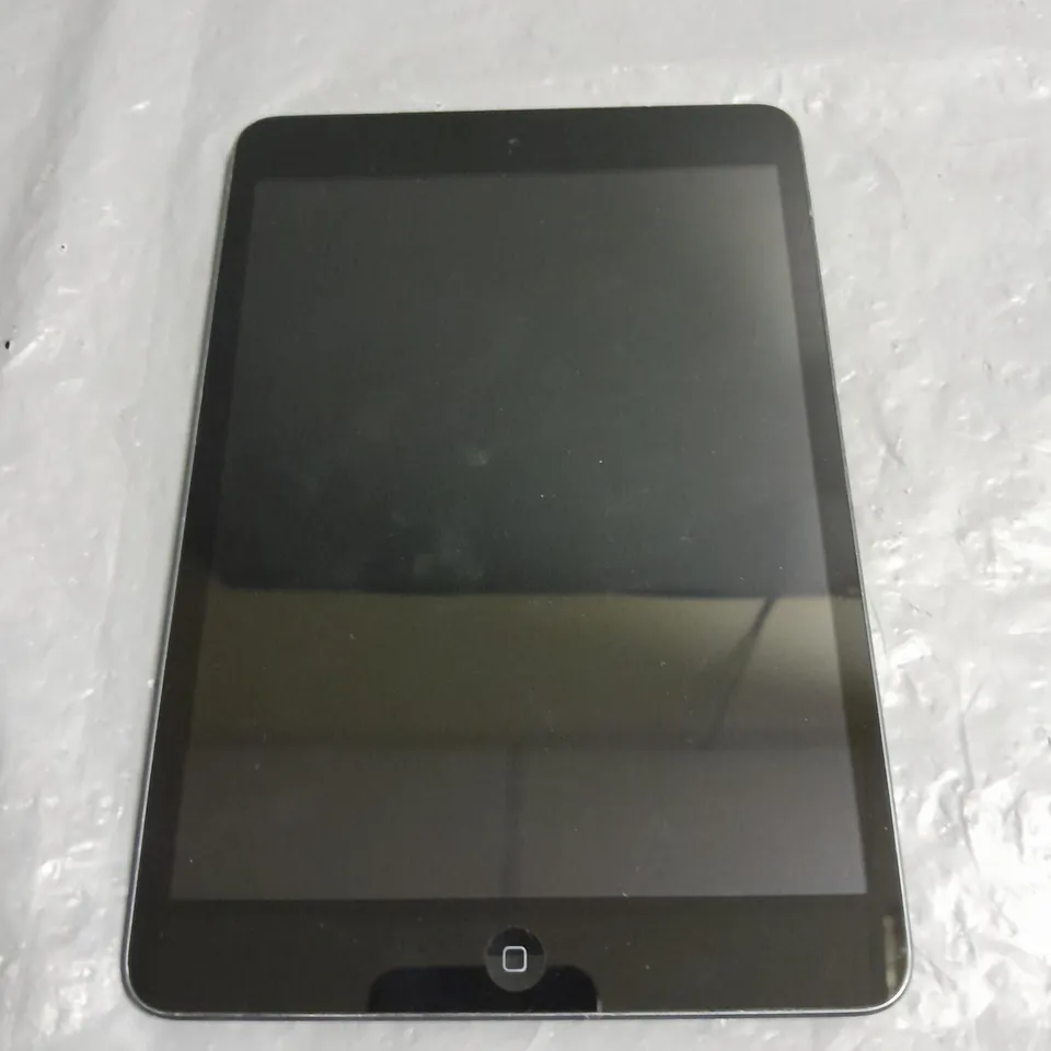 UNBOXED APPLE IPAD MINI IN BLACK - A1432