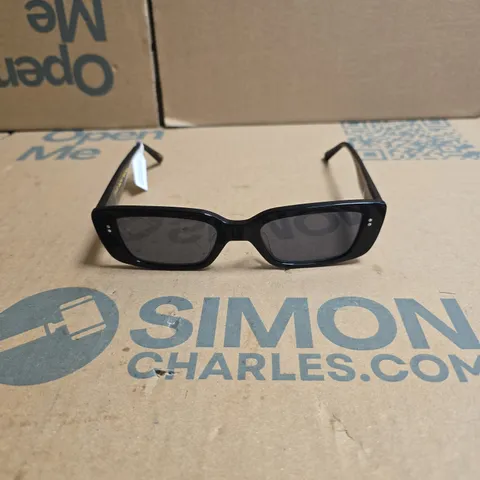 MESSYWEEKEND GRACE SUNGLASSES, BLACK ACETATE – DESIGNED IN COPENHAGEN