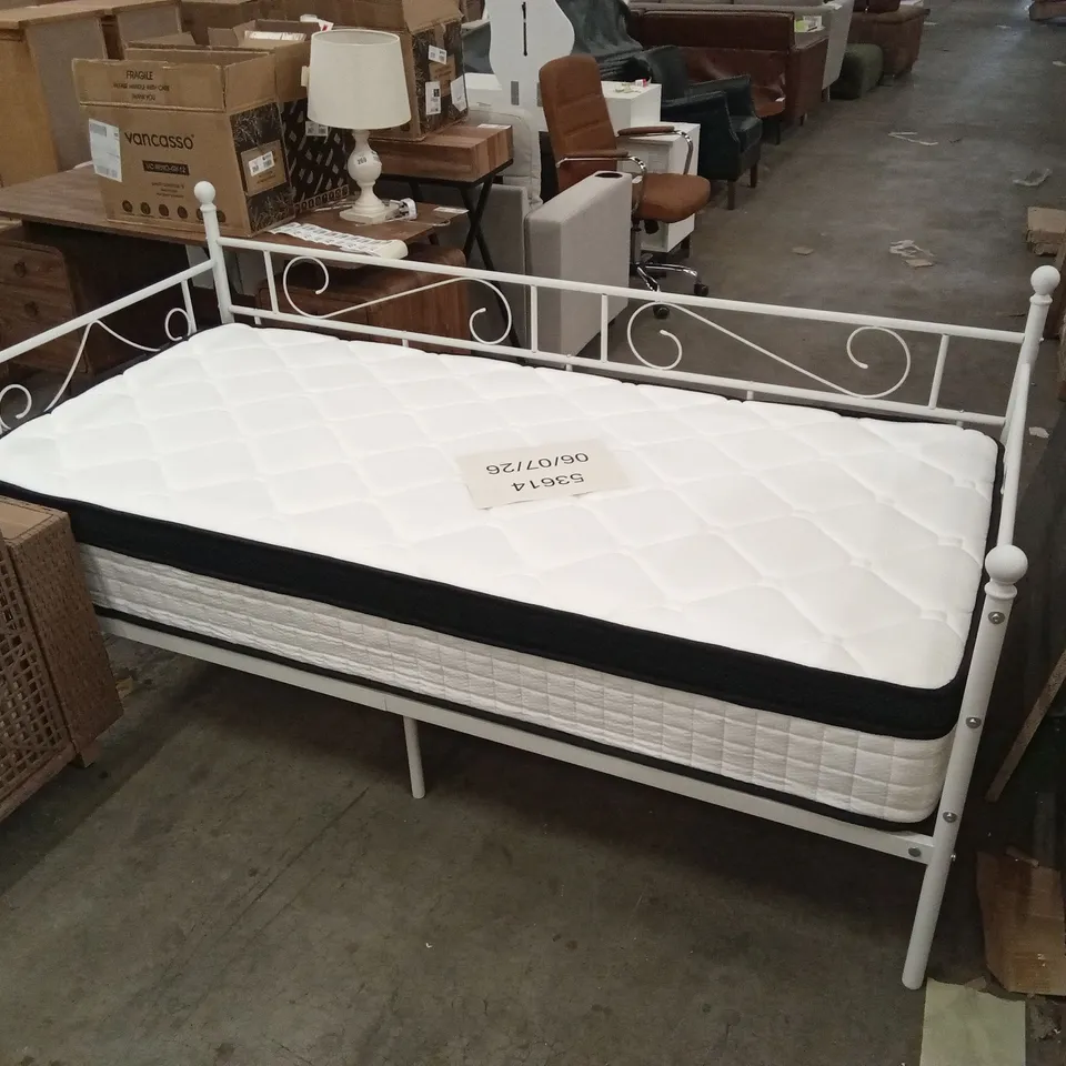 ENGLES DAYBED