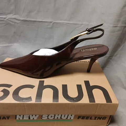 SCHUH SAGE SLINGBACK KITTEN HEELS – BROWN, UK7