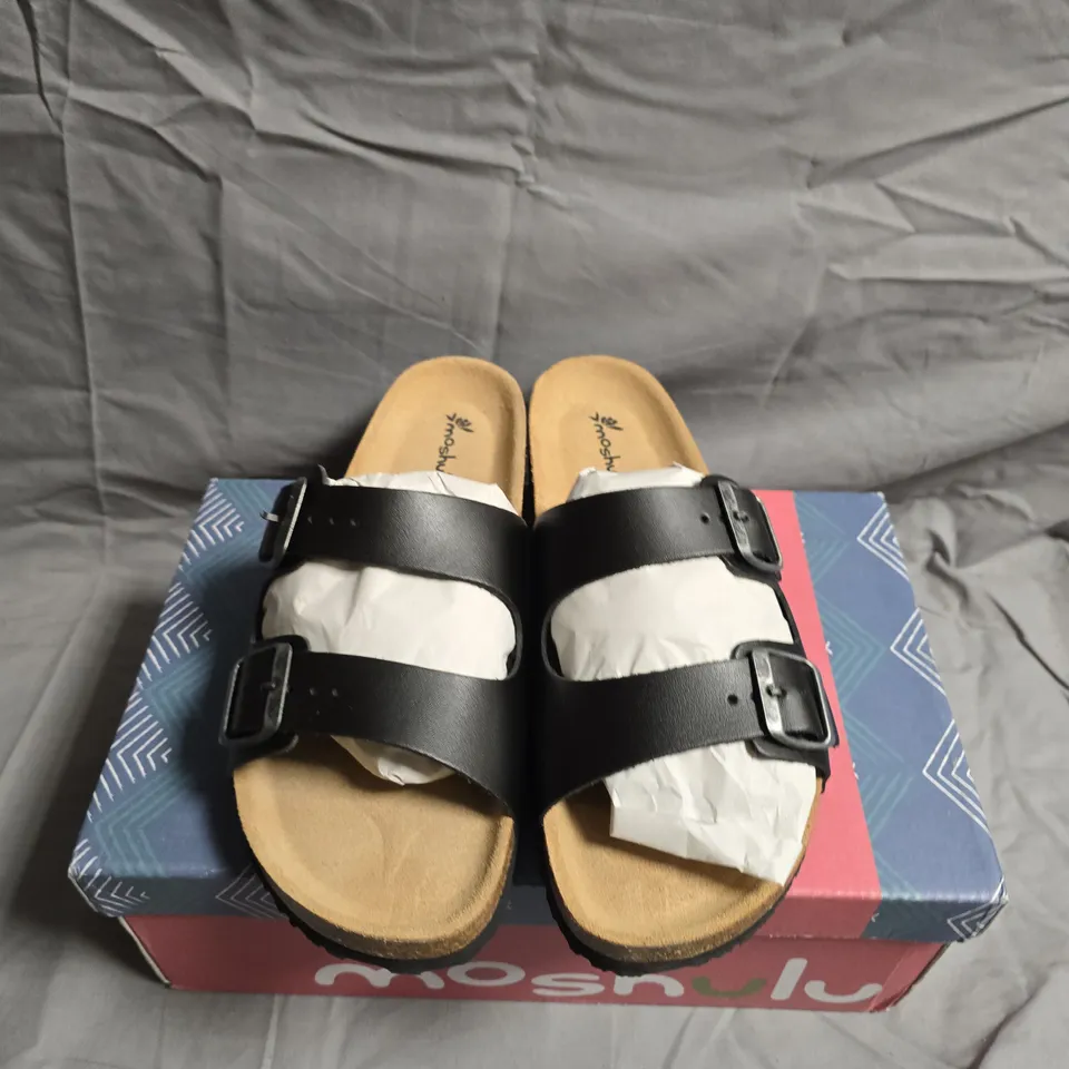 BOXED PAIR OF MOSHULU DANUBE SANDALS - UK SIZE6.5
