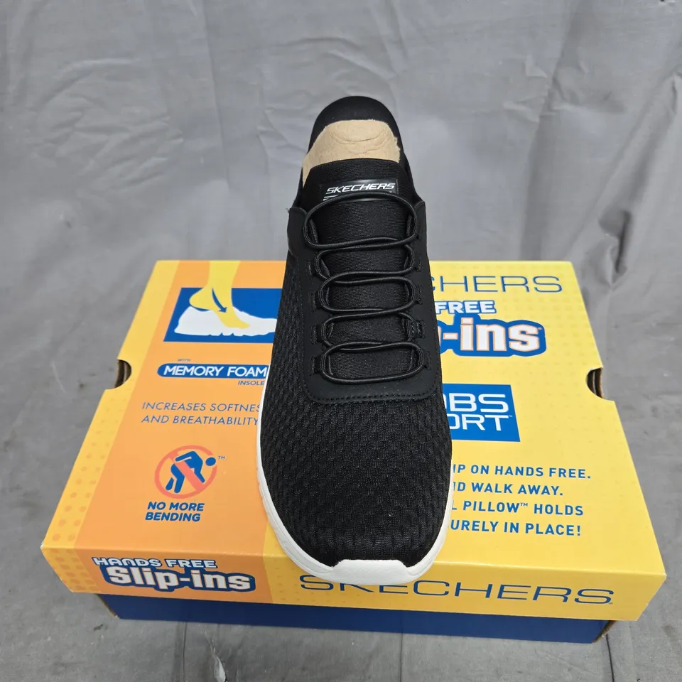 SKECHERS SLIP INS BLACK TRAINER SIZE 6 BOXED