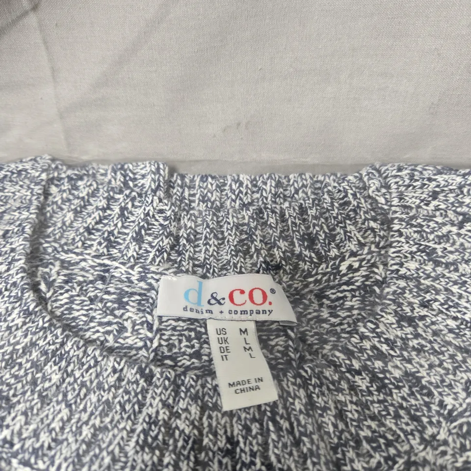DENIM AND COMPANY SIZE L CHUNKY KNIT GREY JUMPER