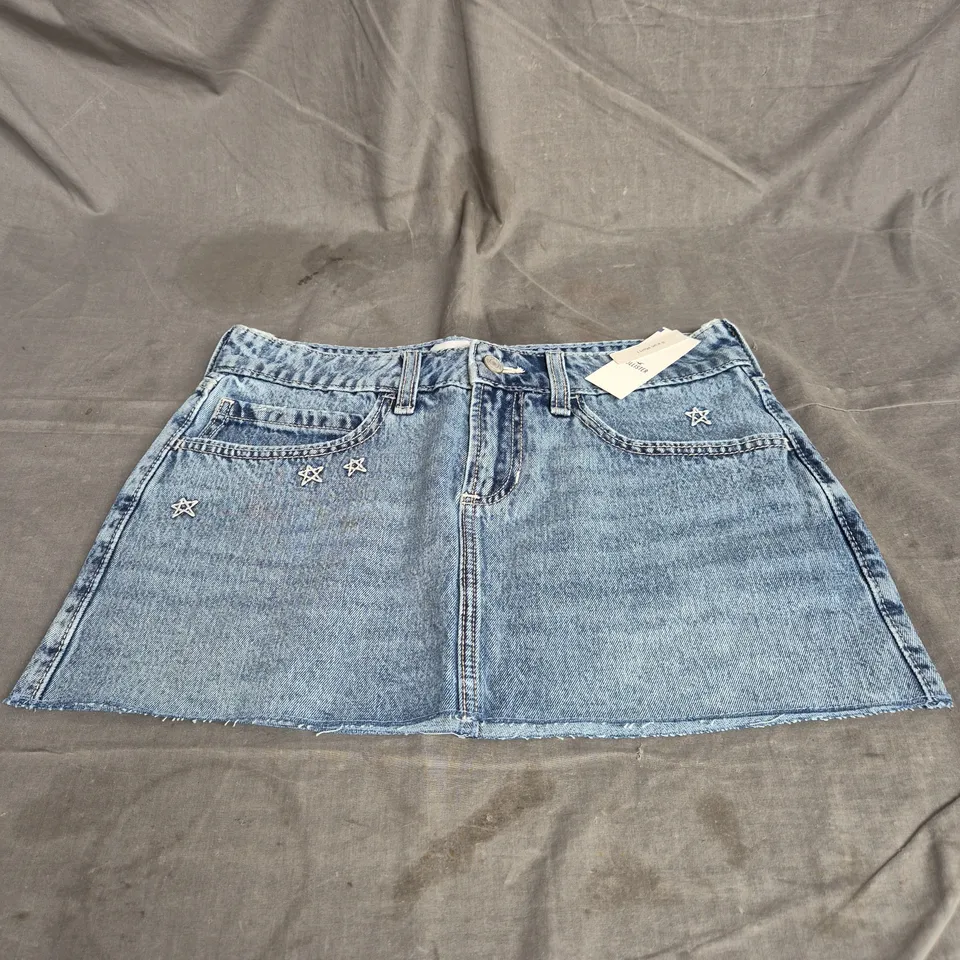 HOLLISTER MINI SKORT IN BLUE DENIM SIZE W26