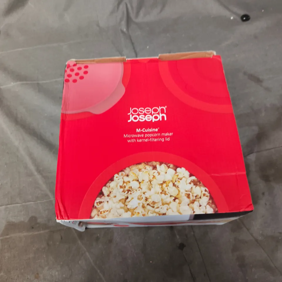 JOSEPH JOSEPH M-CUISINE MICROWAVE POPCORN MAKER WITH KERNEL-FILTERING LID