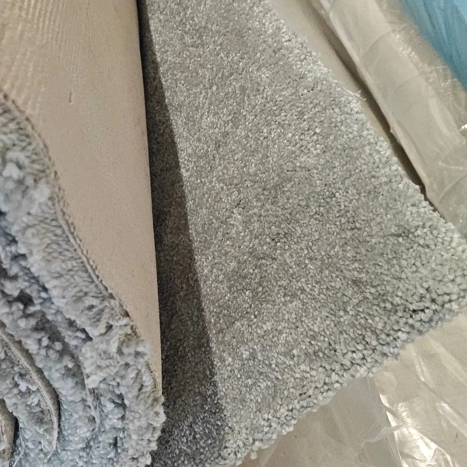 QUALITY BAGGED AND ROLLED ULTIMATE IMPRESSIONS CARPET IN FRILL - APPROXIMATELY LENGTH 5.4M WIDTH 4M