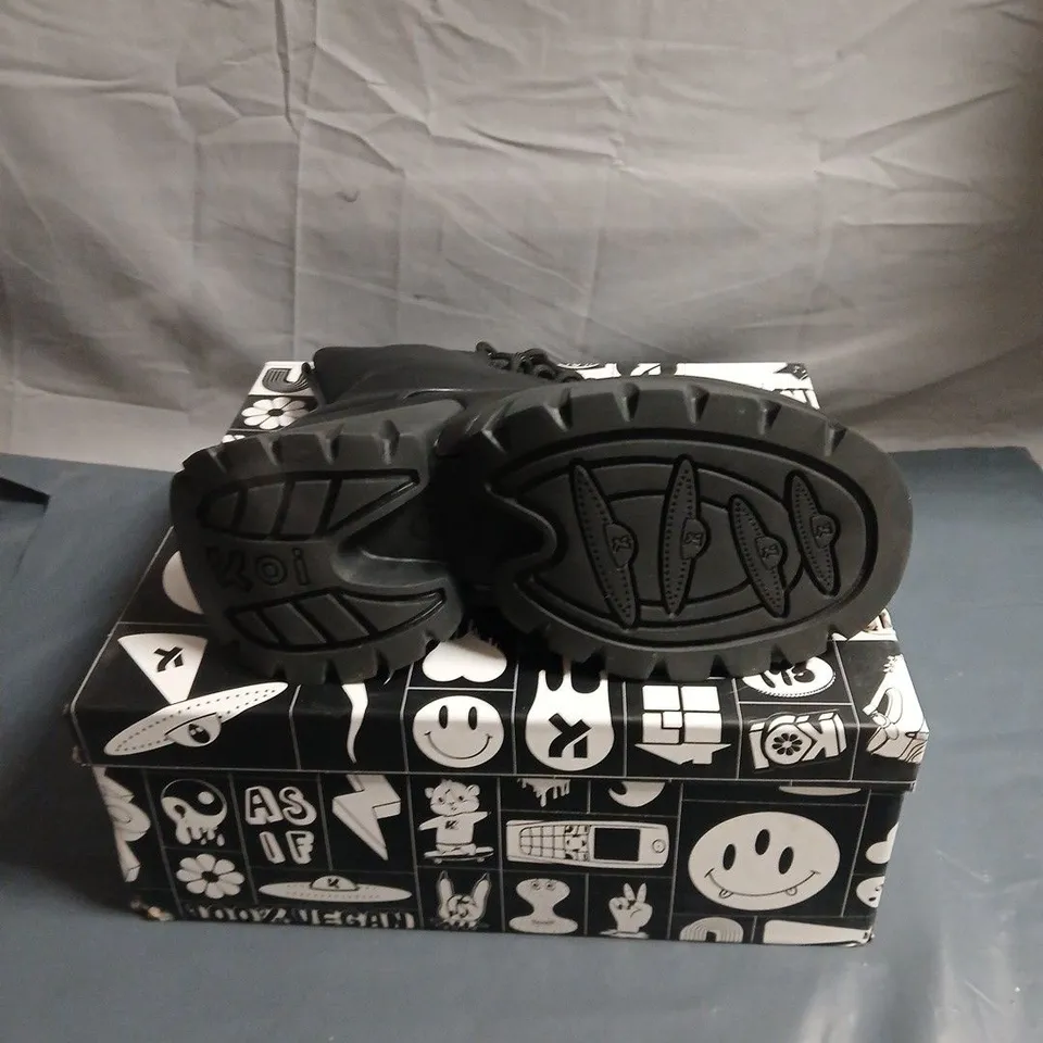 KOI BLACK LEATHER COMBAT BOOTS WITH CHUNKY PLATFORM SOLE – ANKLE HEIGHT, RANCOR BLACK SIZE 4