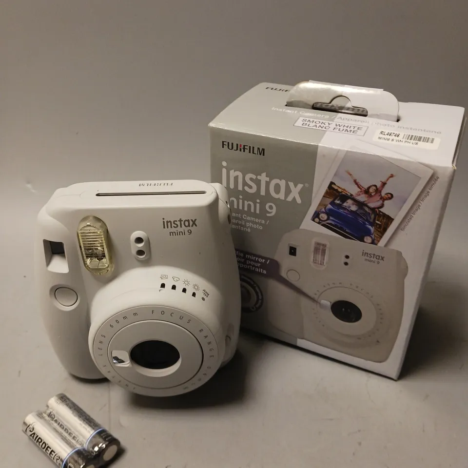 BOXED FUJIFILM INSTAX MINI 9 INSTANT CAMERA 