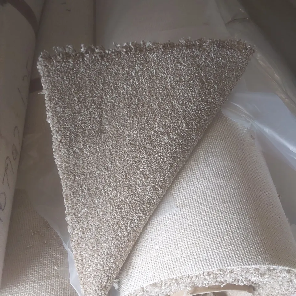 ROLL OF QUALITY FIRST IMPRESSIONS FRESH CARPET // SIZE: APPROX 4 X 3.8m