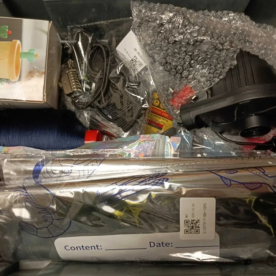 APPROXIMATELY 12 ASSORTED HOUSEHOLD ITEMS TO INCLUDE DIGITAL CALIPER, BOSTIK DECK CAULK, AIR PUMP, ETC