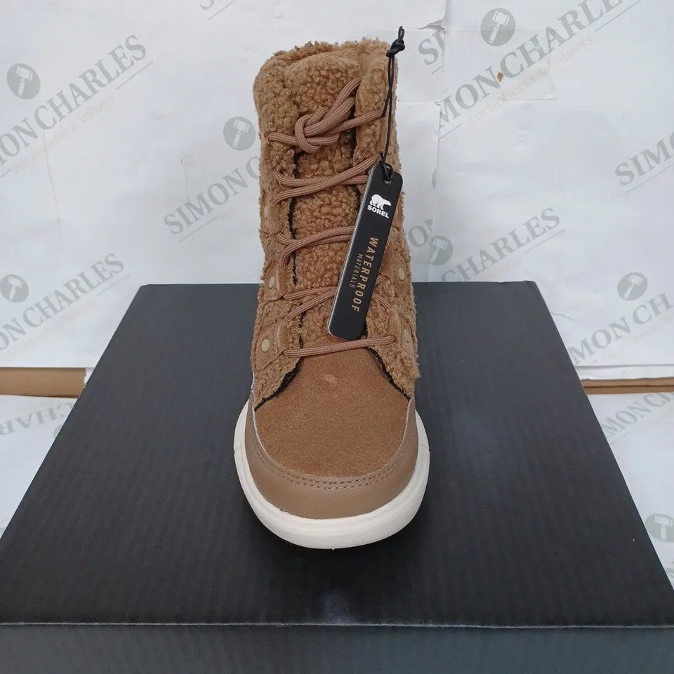 BOXED PAIR OF SOREL WOMEN'S EXPLORER II JOAN COZY BOOTS - LIGHT BROWN / SIZE: 4 UK 