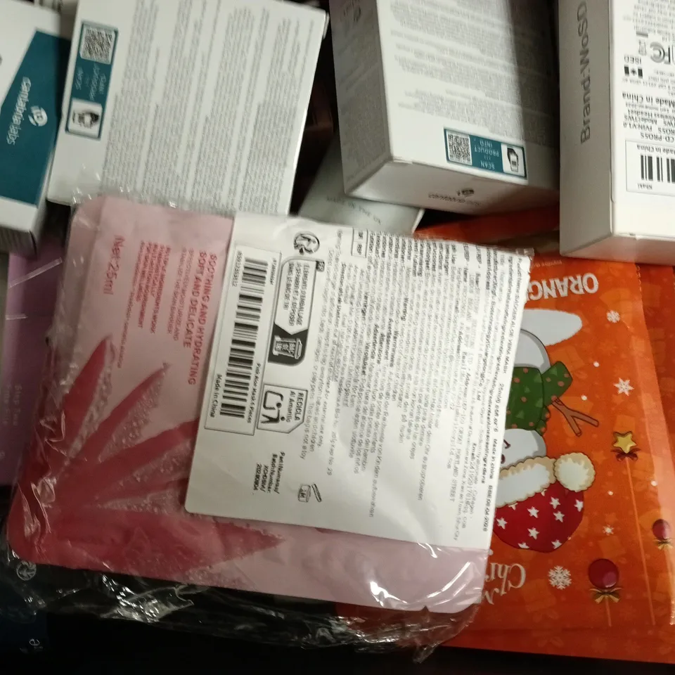 APPROXIMATELY 20 ASSORTED COSMETIC ITEMS TO INCLUDE CANTABRIA LABS, GSWP, ETC - COLLECTION ONLY