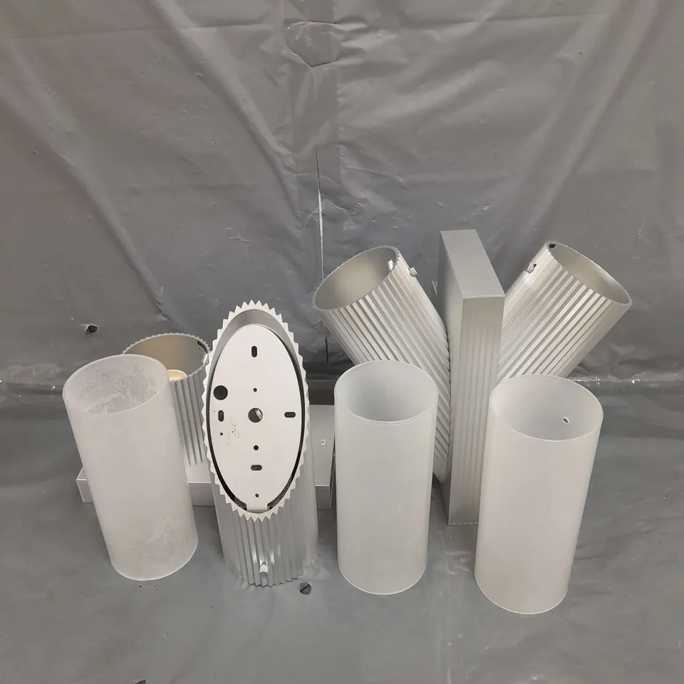 PALLET OF APPROX 40 ASSORTED ROSEN LITE WALL LIGHTS TO INCLUDE 89208, 89201 AND 89207 - COLLECTION ONLY