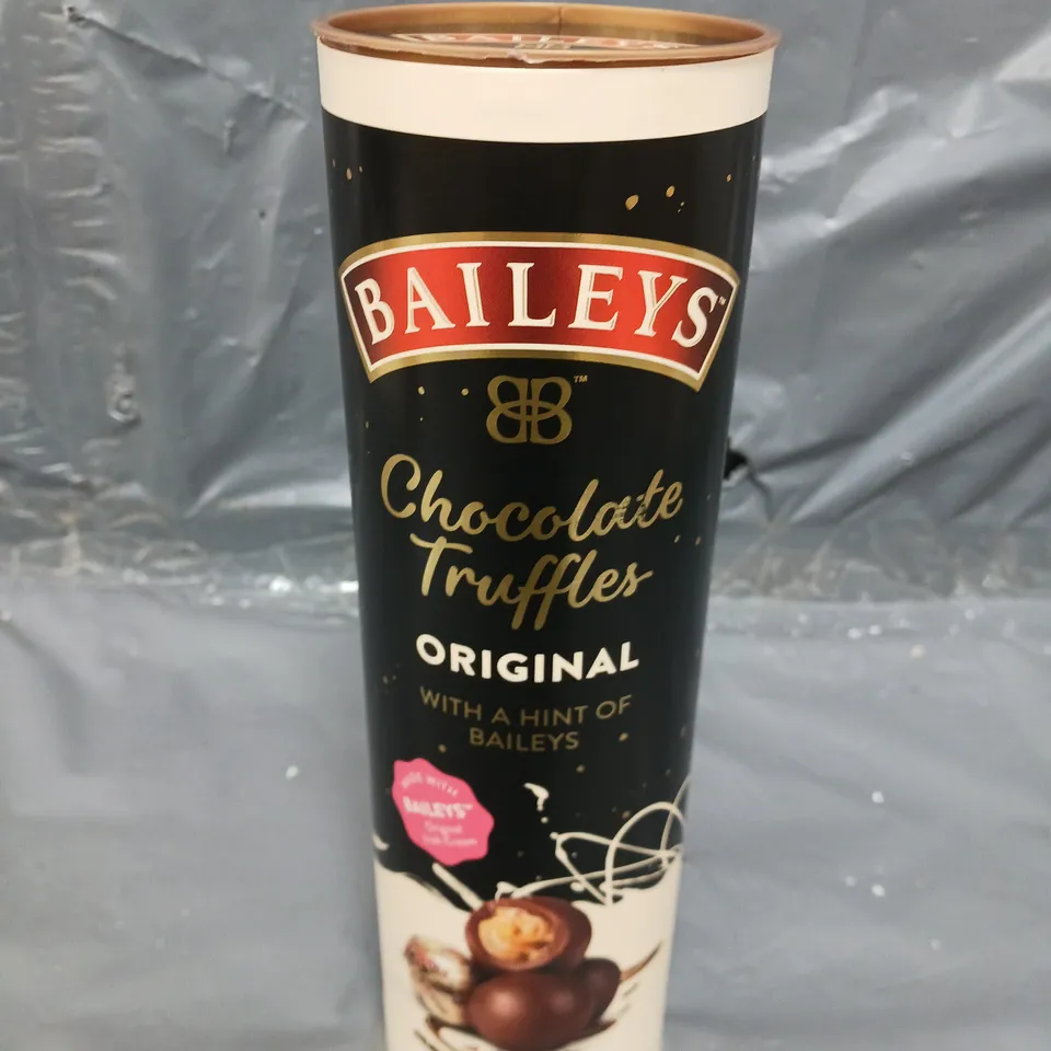 BAILEYS TWIST WRAPPED MILK TRUFFLES IN GIFT TUBE 320G RRP £14.99