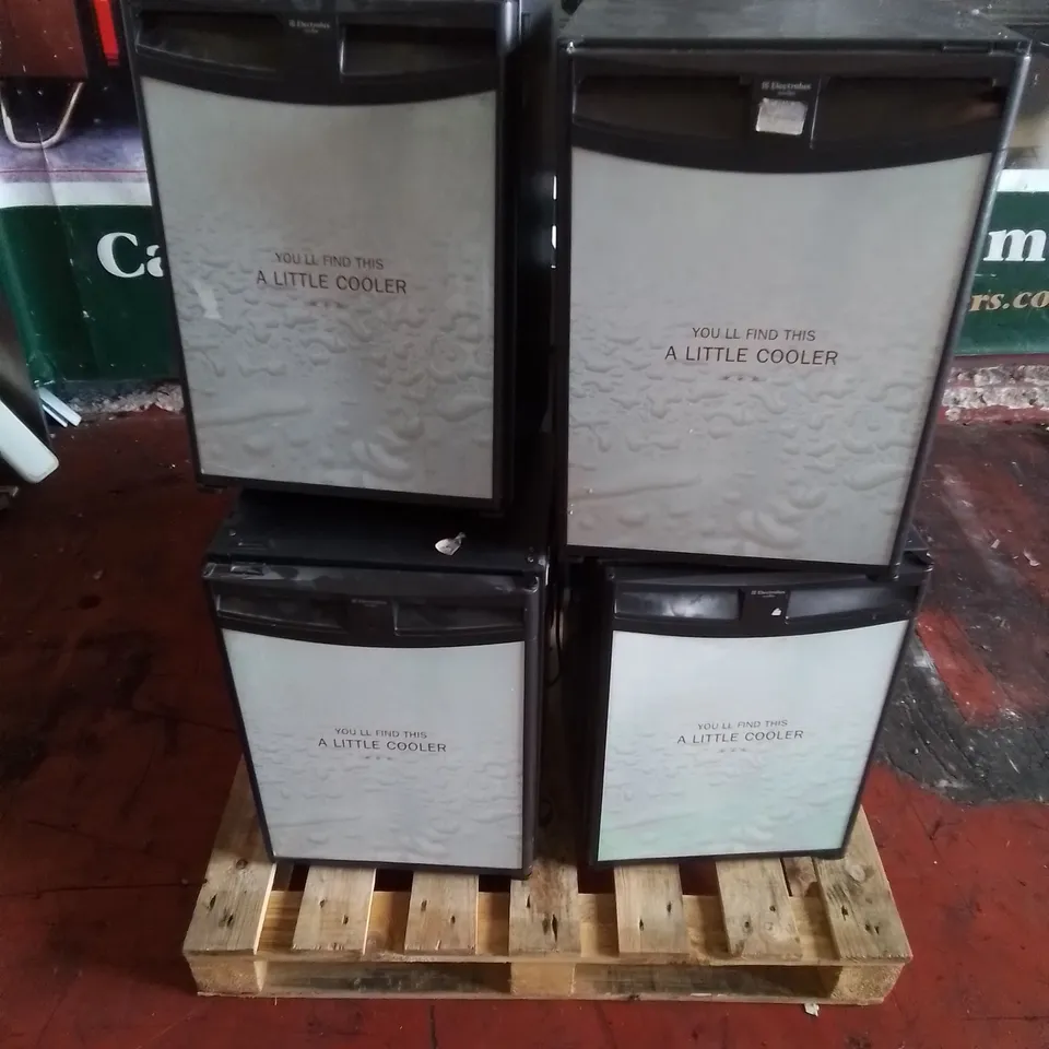 PALLET CONTAINING APPROXIMATELY 8 X ASSORTED HOTEL MINI BARS