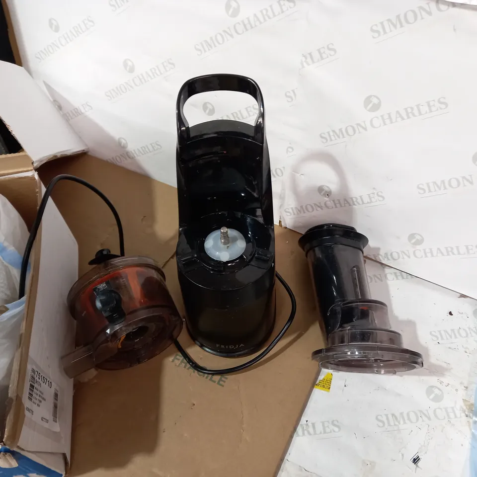 FRIDJA MASTICATING JUICER