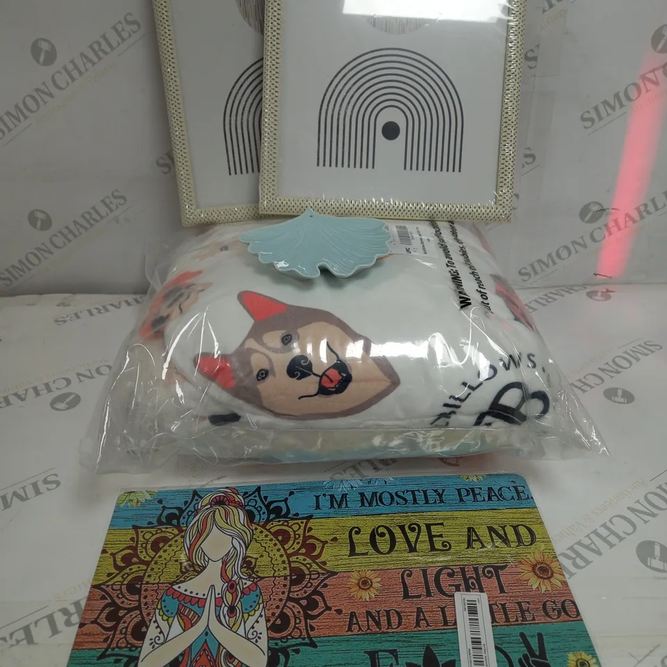 BOX OF APPROX 15 ASSORTED ITEMS TO INCLUDE - PICTURE FRAME, SOAP STAND, BLANKET ECT