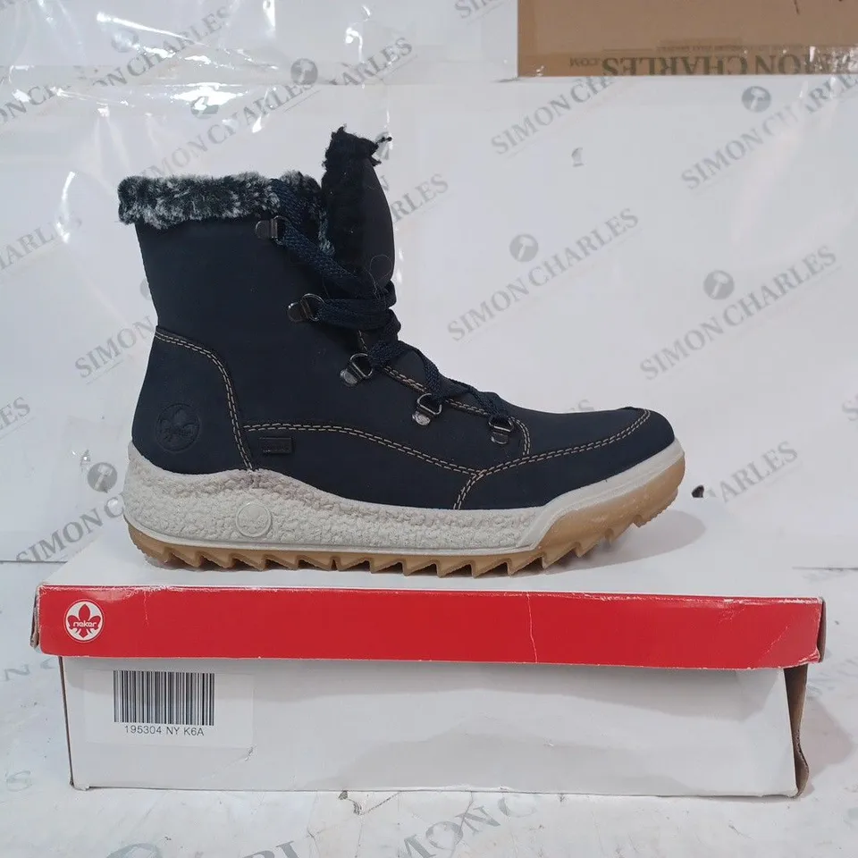 BOXED PAIR OF RIEKER WARM HIKING BOOTS IN NAVY - 6.5