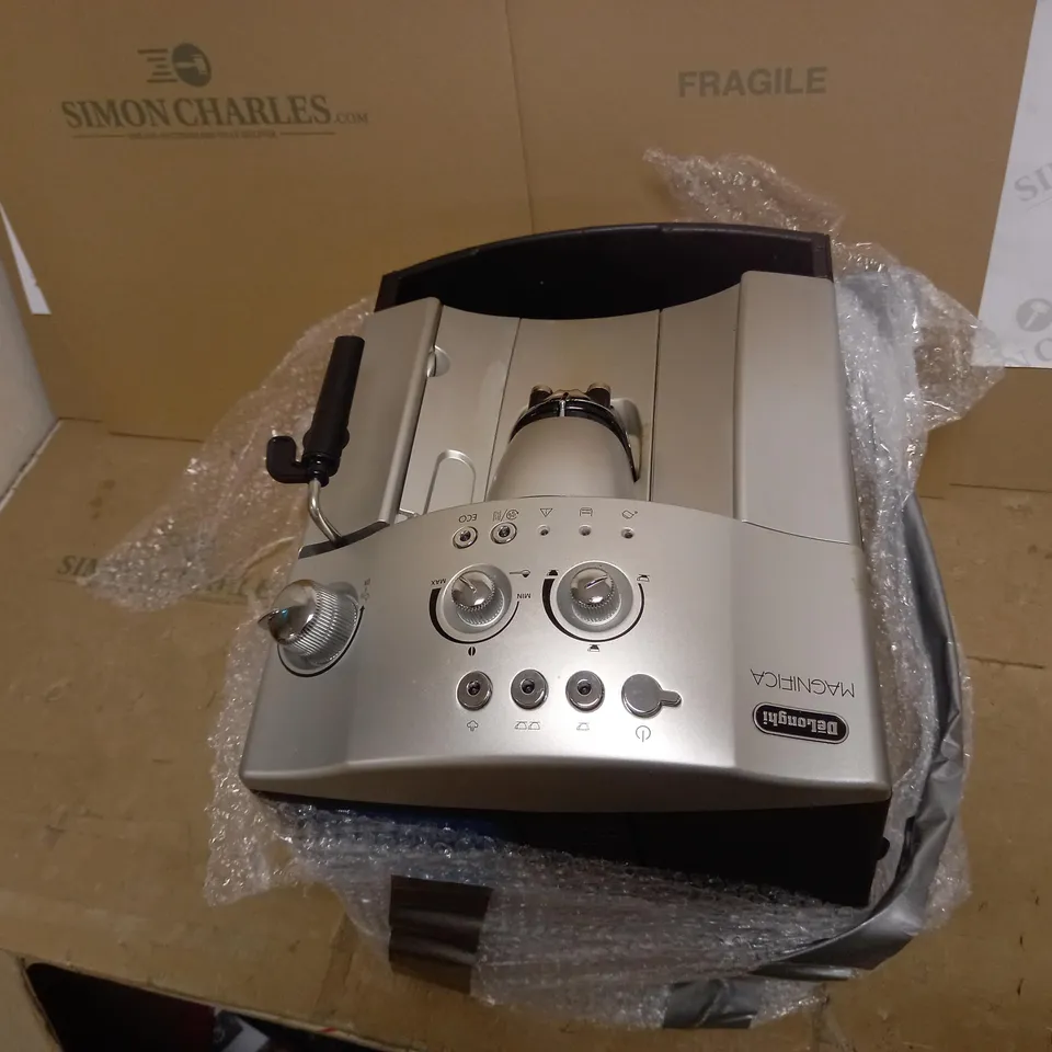 DELONGHI MAGNIFICA COFFEE MACHINE 