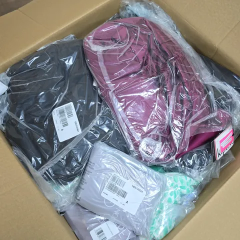 APPROXIMATELY 20 ASSORTED CLOTHING ITEMS IN VARIOUS STYLES, SIZES & COLOURS