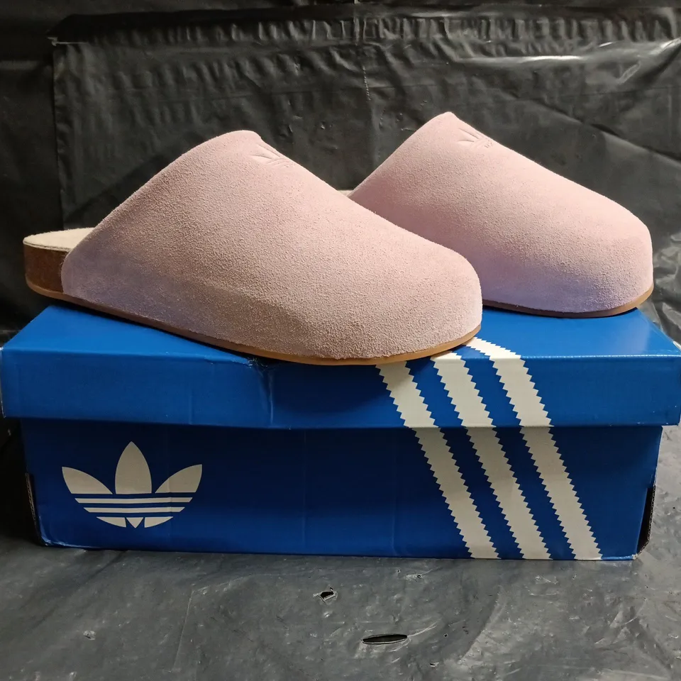BOXED PAIR OF ADIDAS ADIMULE SHOES IN PINK SIZE UK 8
