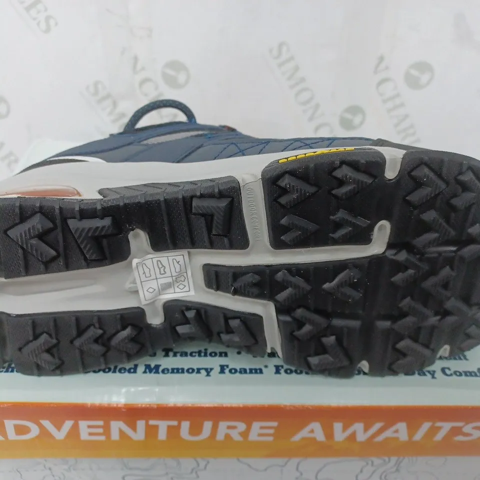 SKECHERS MEN'S SKECH-AIR NAVY TRAINERS - SIZE 8