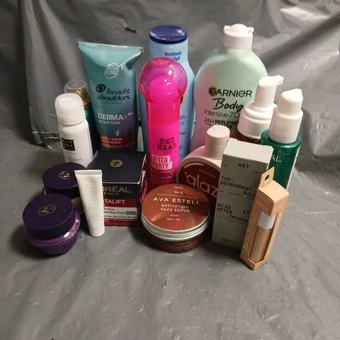 APPROXIMATELY 20 ASSORTED HEALTH & BEAUTY PRODUCTS TO INCLUDE ELF CAMO CONCEALER IN FAIR, GLAZE SUPER COLOUR CONDITIONING GLOSS, L'OREAL REVITALIFT AGE CORRECTING NIGHT CREAM, ETC