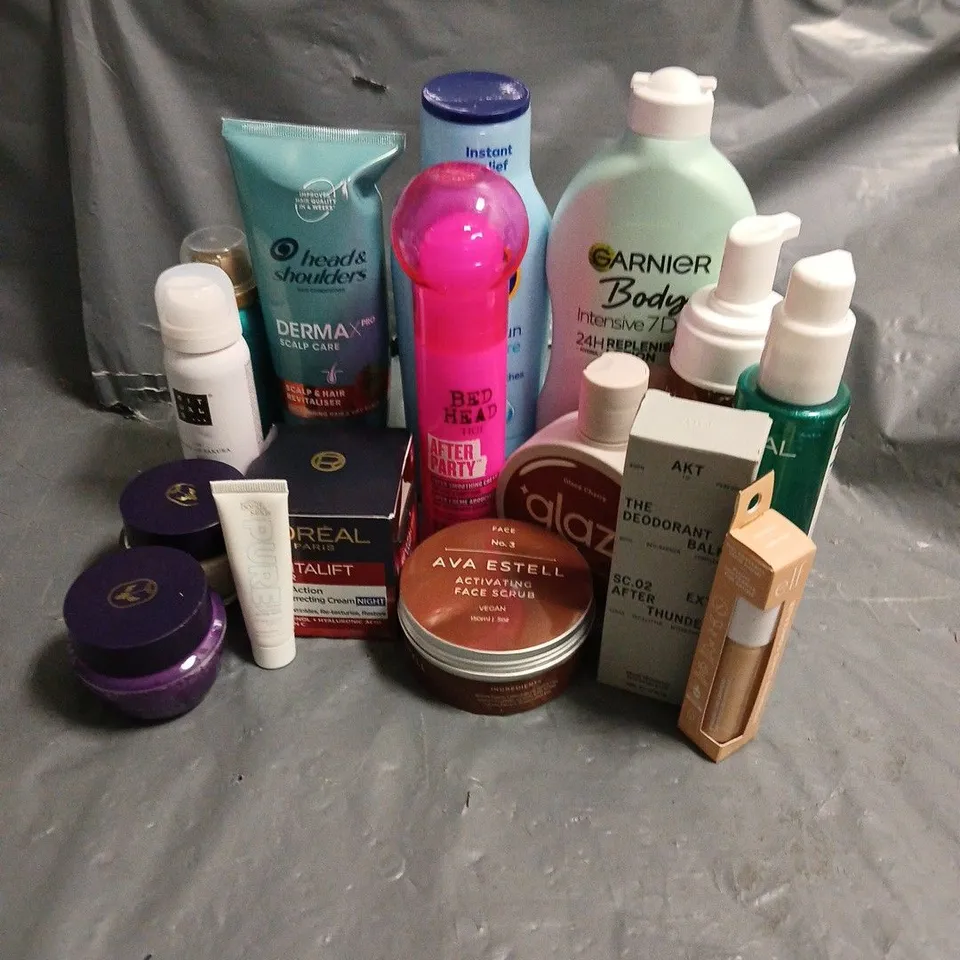 APPROXIMATELY 20 ASSORTED HEALTH & BEAUTY PRODUCTS TO INCLUDE ELF CAMO CONCEALER IN FAIR, GLAZE SUPER COLOUR CONDITIONING GLOSS, L'OREAL REVITALIFT AGE CORRECTING NIGHT CREAM, ETC