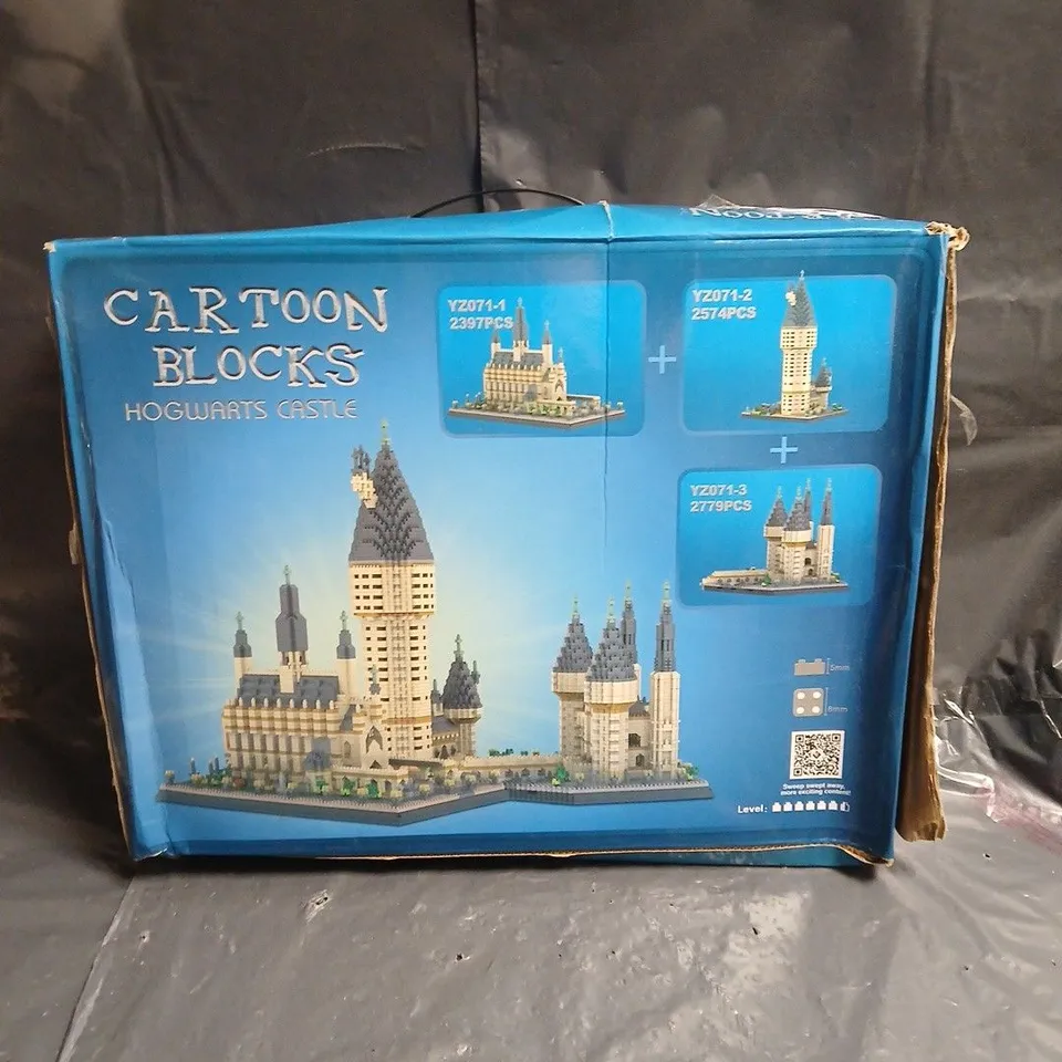 CARTOON BLOCKS CASTLE CONSTRUCTION SET – 7,750 PIECES (AGES 14+)