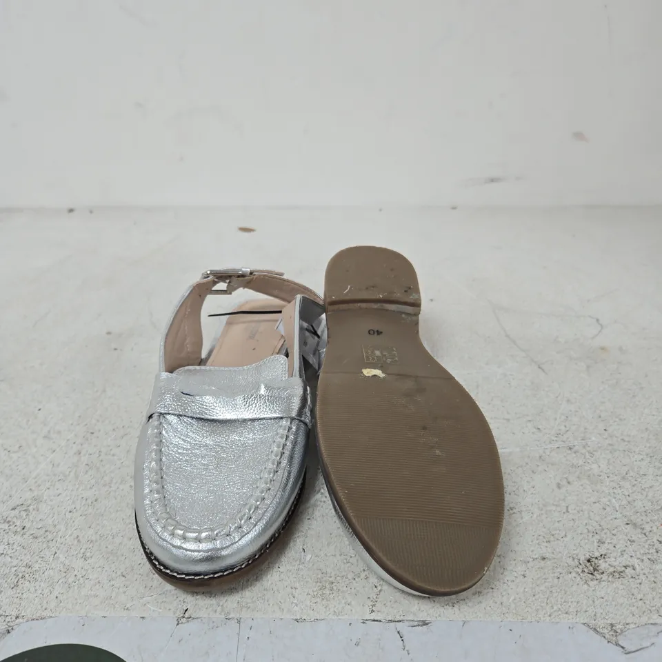 RUTH LANGFORD WOMEN'S SILVER METALLIC LEATHER SLINGBACK SANDALS – (EU 40)